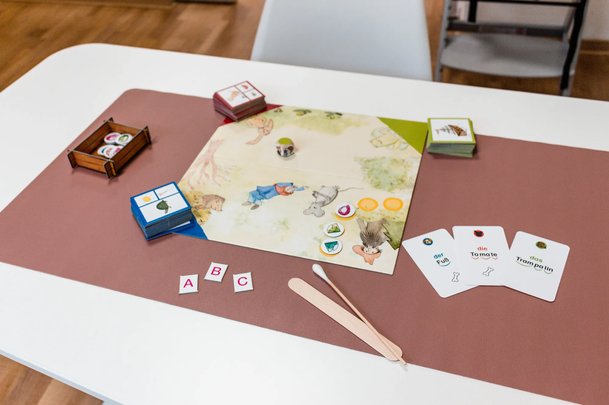 Foto: Spiegel-Arbeitsplatz Logopädie